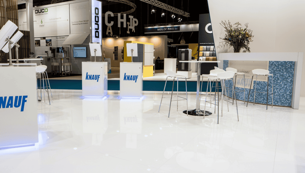 Expofloor weißer Hochglanz Messestand Inspiration