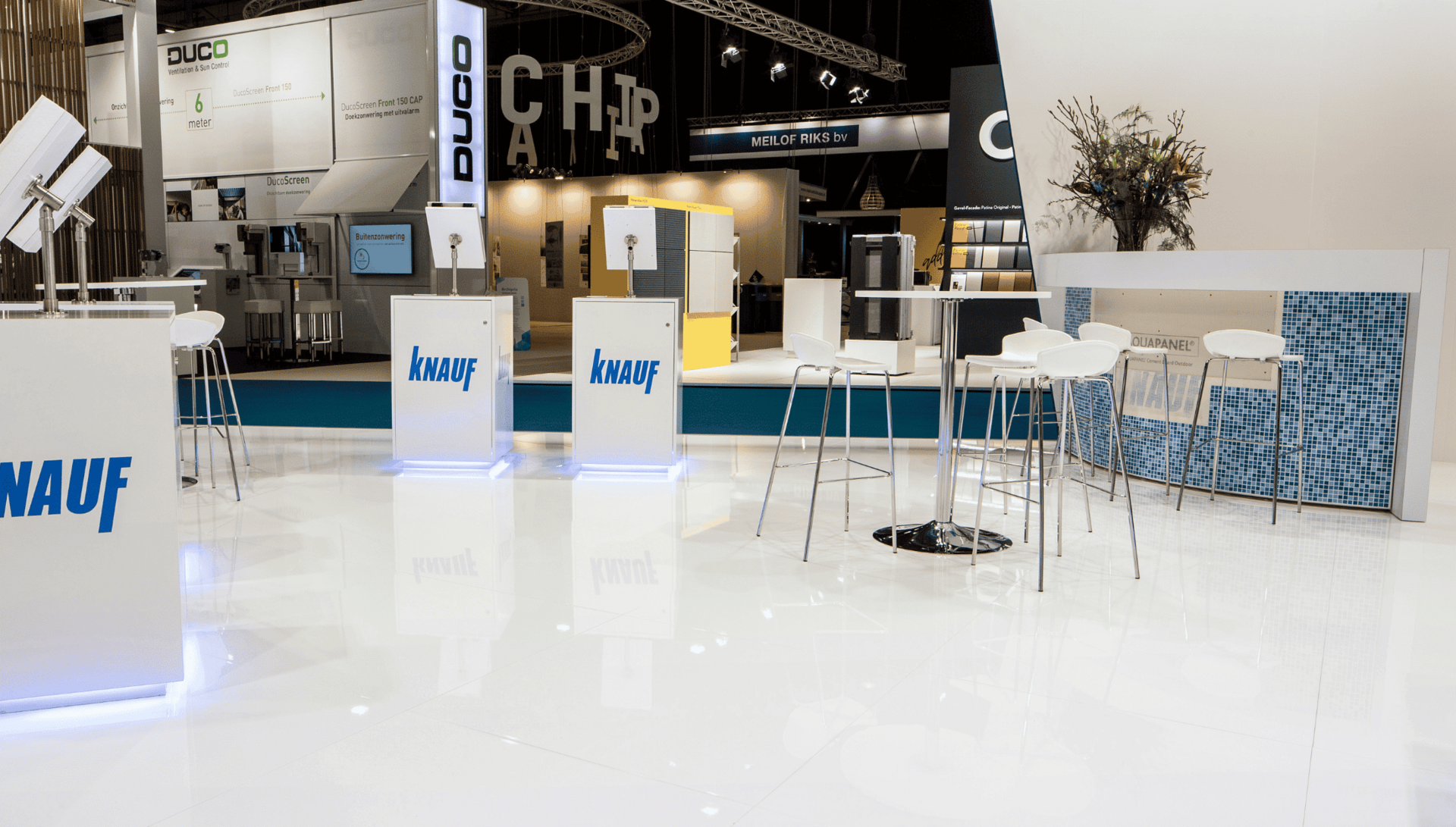 Expofloor weißer Hochglanz Messestand Inspiration