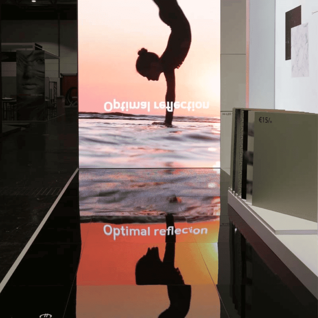 Expofloor schwarz Hochglanz Messestand Inspiration